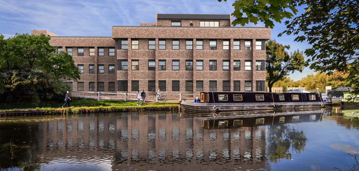 Dolphin Bridge House Apartments in London